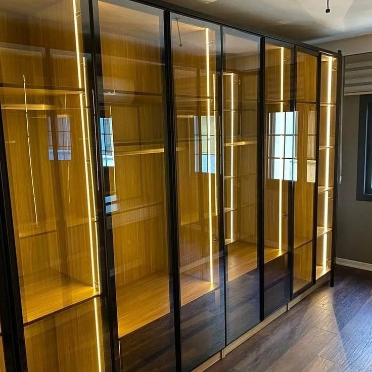 bedroom built in closet