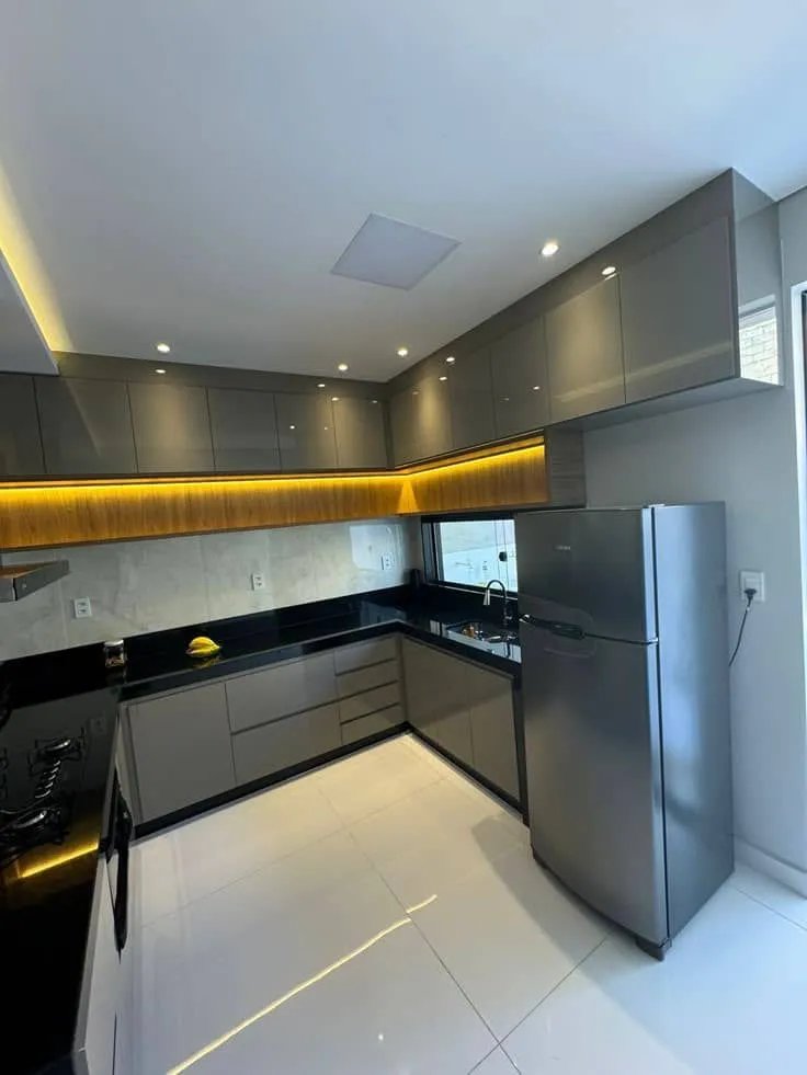 glossy cabinet finish