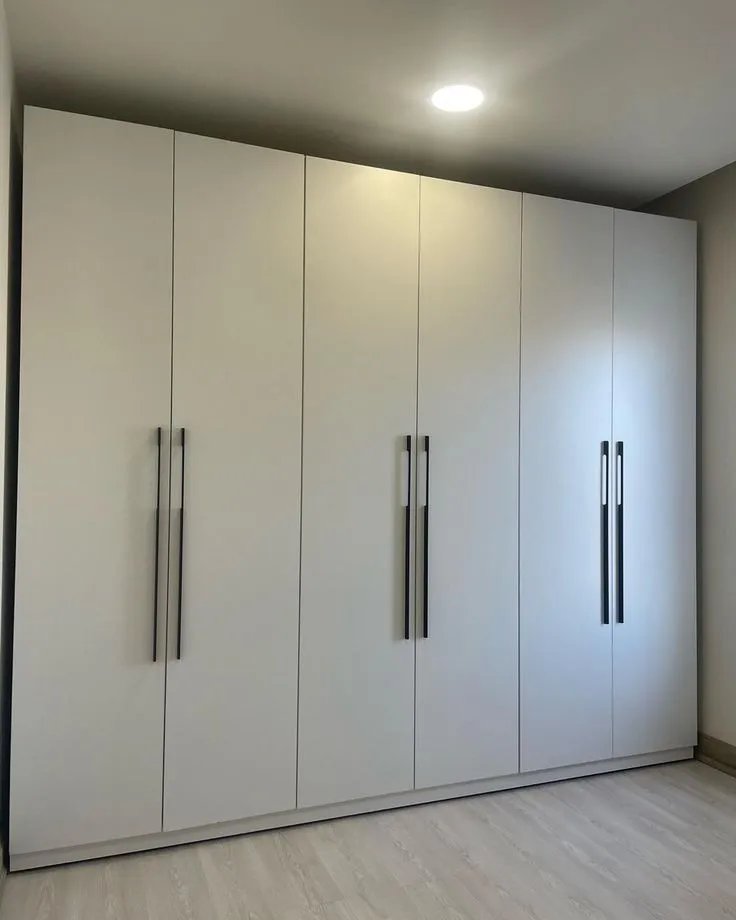 light oak kitchen cabinetry