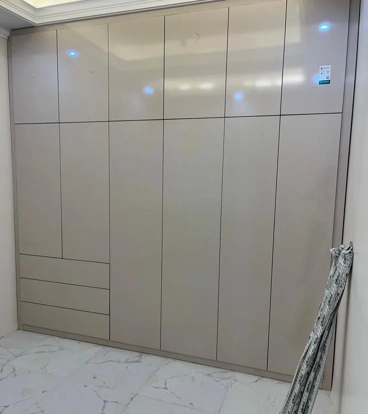 luxury gloss cabinetry
