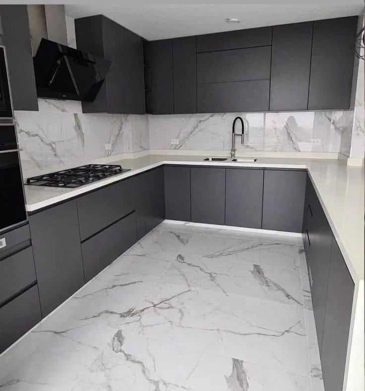 u shaped kitchen tiling