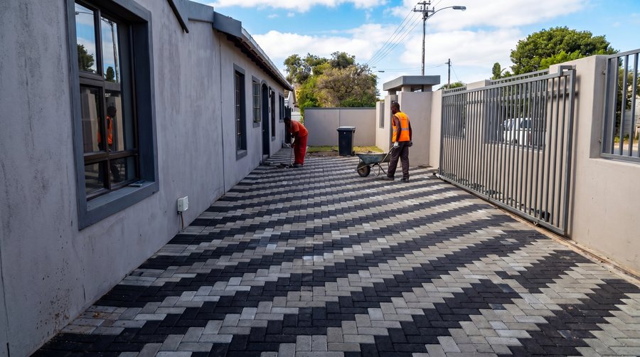 herringbone pavement laying