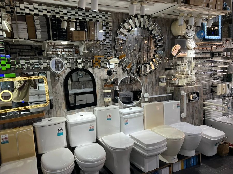 toilet mirror showroom