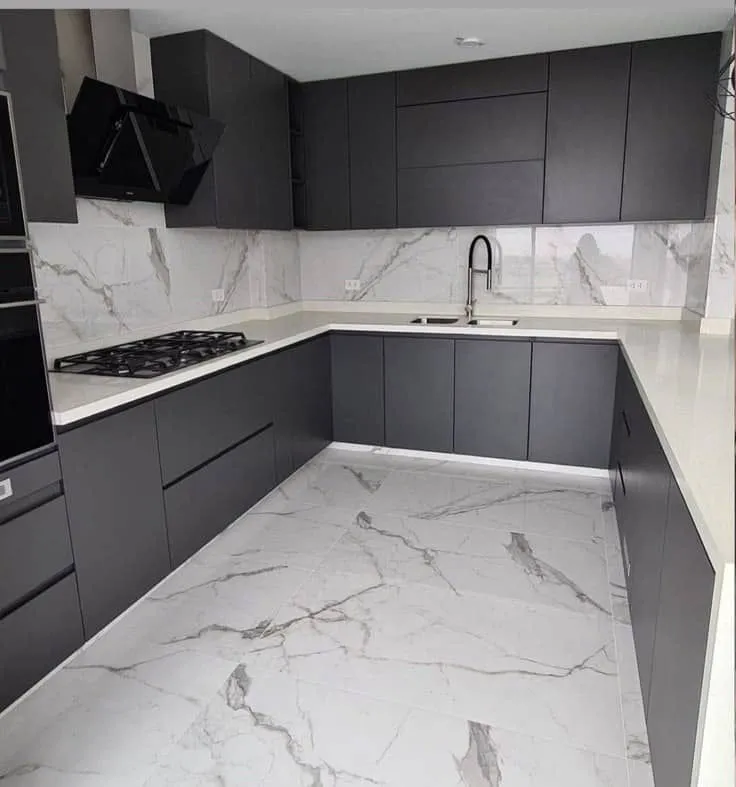 u shaped kitchen tiling