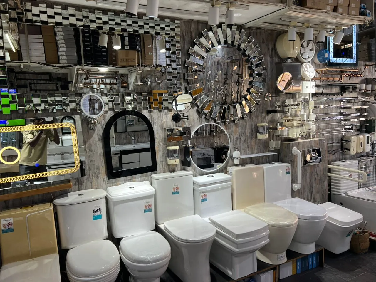 toilet mirror showroom